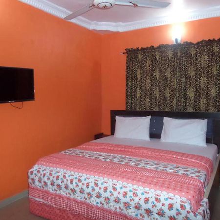 De-Zone Hotel Ikotun Экстерьер фото
