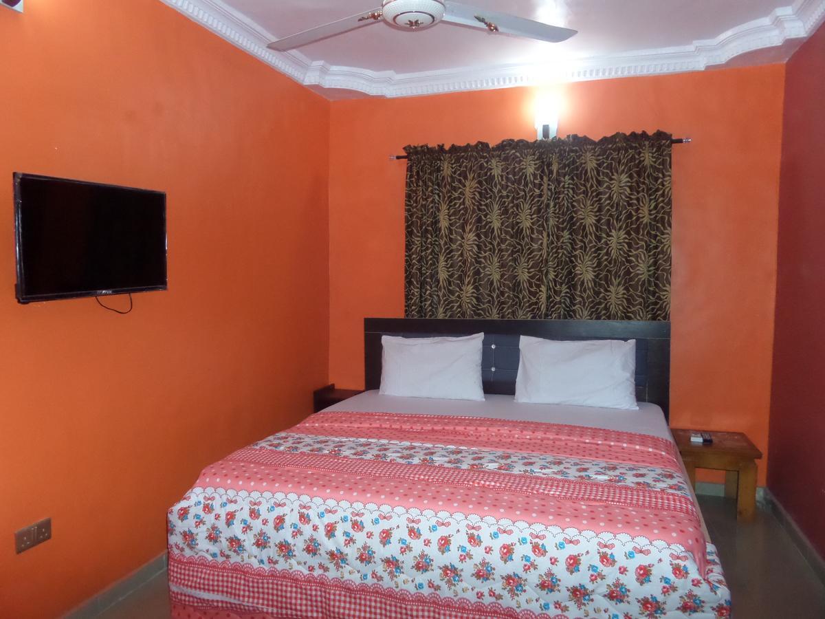 De-Zone Hotel Ikotun Экстерьер фото