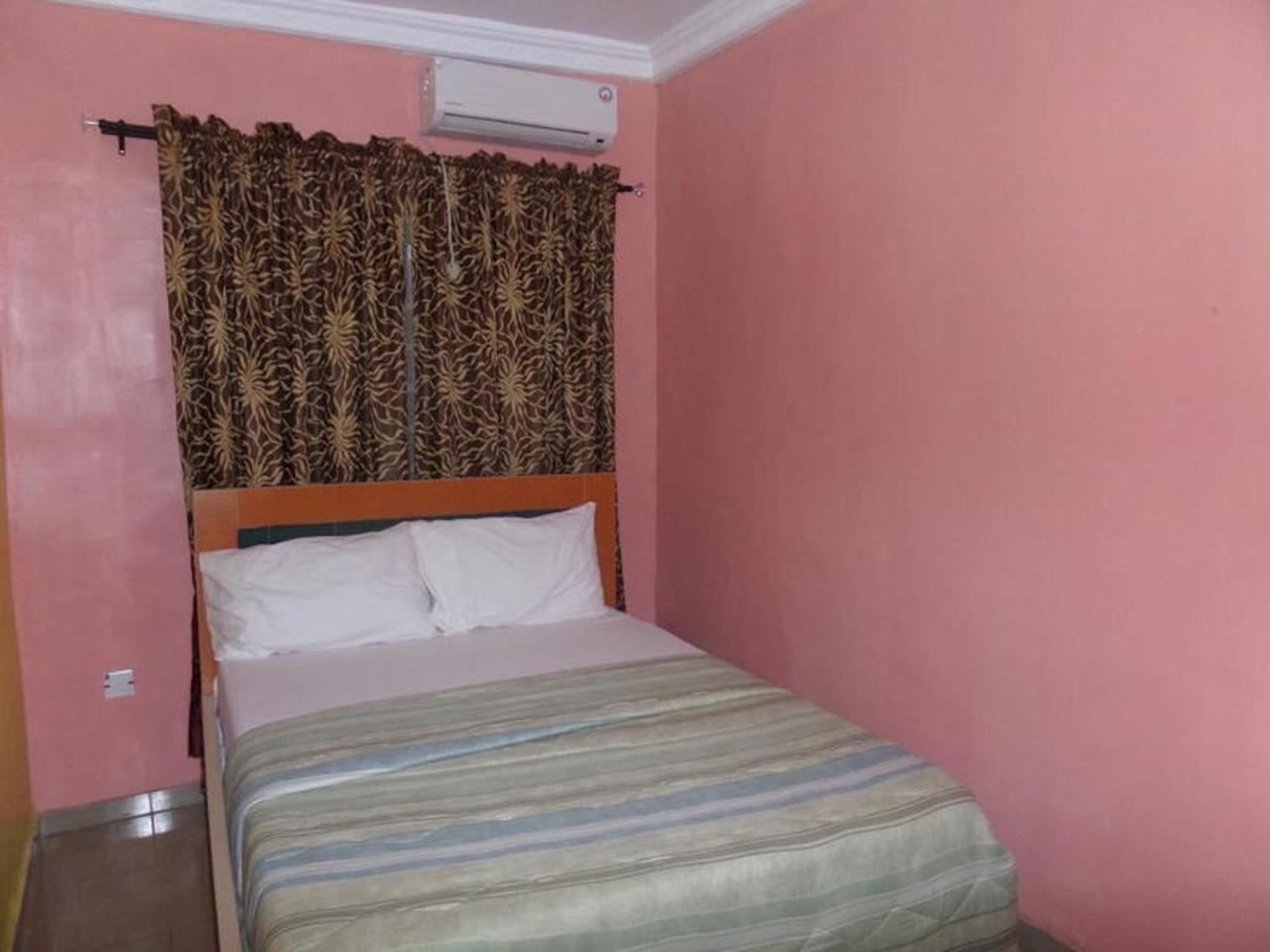 De-Zone Hotel Ikotun Экстерьер фото