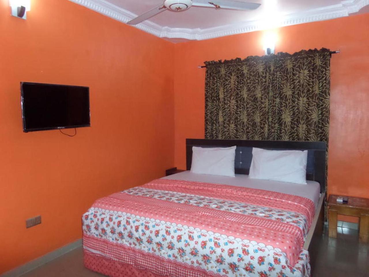 De-Zone Hotel Ikotun Экстерьер фото