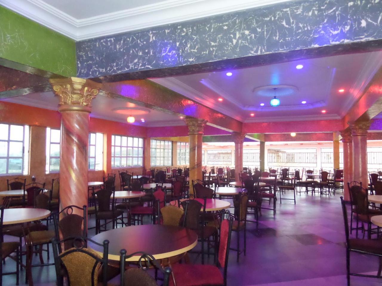De-Zone Hotel Ikotun Экстерьер фото